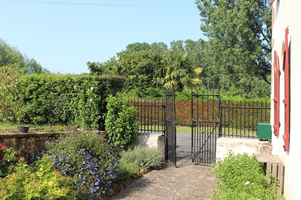 La Maison Du Passeur Availles-Limouzine Exterior foto