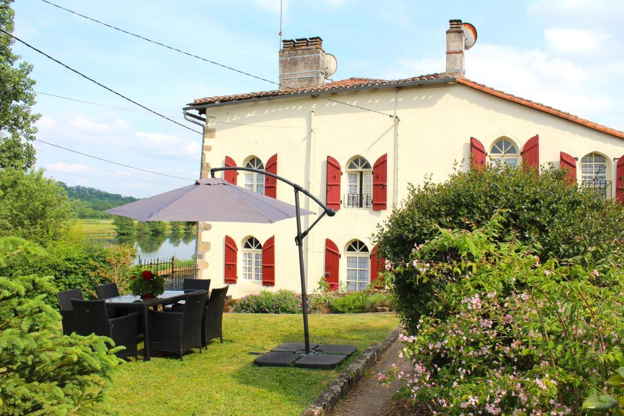 La Maison Du Passeur Availles-Limouzine Exterior foto